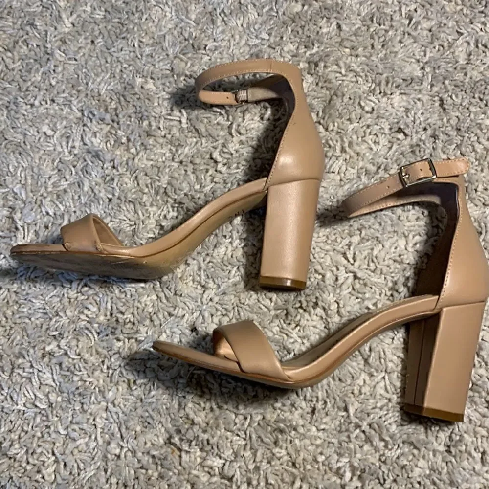 International concepts GUC nude peep toe heels Size 6